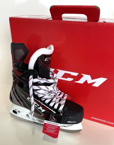 Senior New CCM JetSpeed FT490 Hockey Skates Regular Width Size 8.5