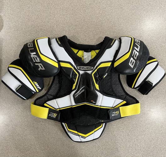 Senior Large New Bauer Supreme 2s pro Shoulder Pads Chest Protector
