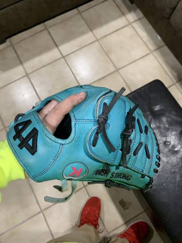 Great  glove still stiff Wingtip 44 Model Glove Fsot