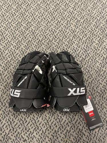 Black New Player's STX Surgeon 700 Large Lacrosse Gloves