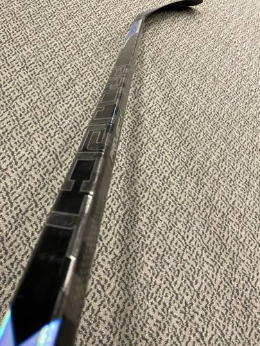 True Senior Left Hand TC2-5 Pattern 85 Flex Project X Hockey Stick
