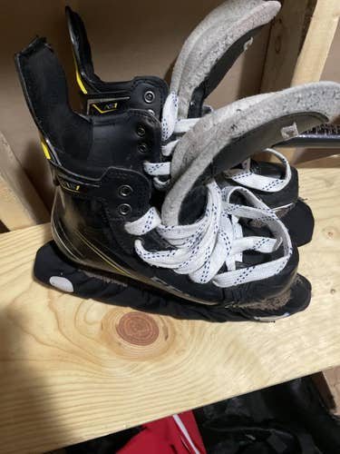Senior CCM Extra Wide Width Pro Stock Size 6 Super Tacks AS1 Hockey Skates