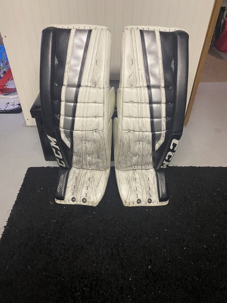 Used 35" CCM Goalie Leg Pads