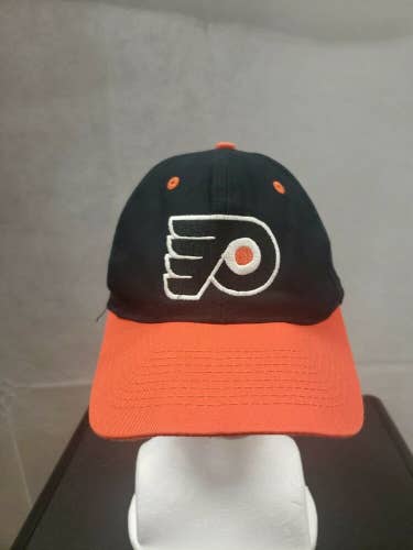 Vintage Philadelphia Flyers Logo 7 Snapback Hat NHL