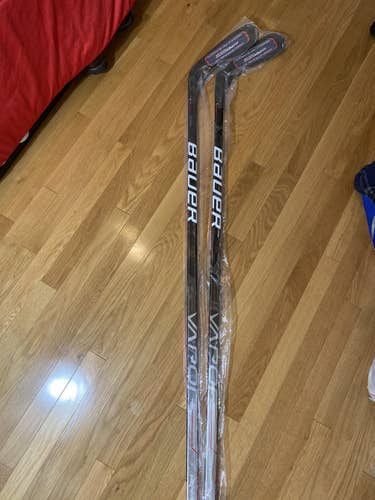 Senior Right Handed Mid Pattern  Vapor Hyperlite Hockey Stick