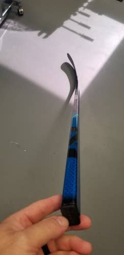 New Senior Bauer Right Handed Nexus Geo Hockey Stick P92M 70 Flex