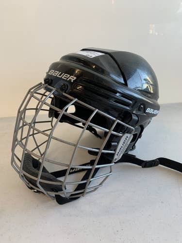 Used Bauer 2100 Combo Md Ice Hockey Helmets