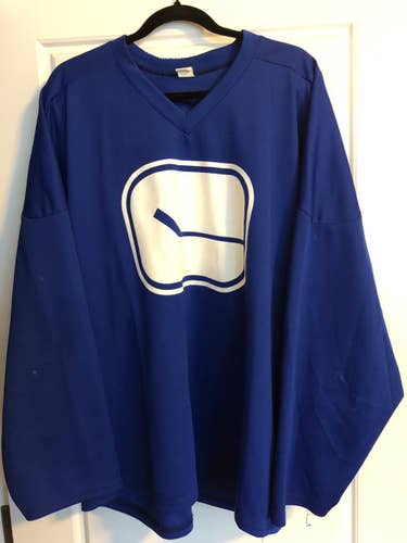 Blue Canucks Size 56 Practice Jersey