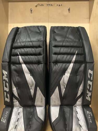 Black Intermediate 32" CCM  Extreme flex 4.9 Goalie Leg Pads