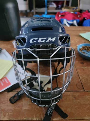 Used Youth CCM Fitlite 3DS Helmet