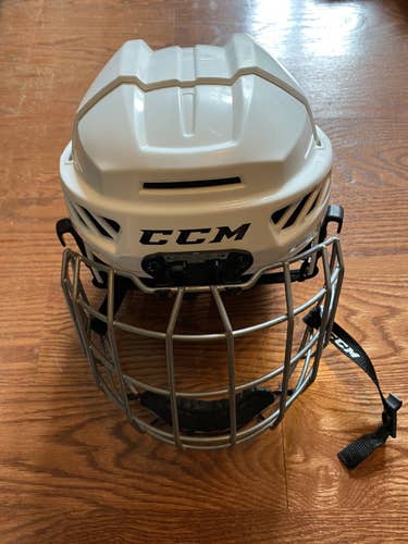 White Used Small CCM Fitlite 3DS Helmet