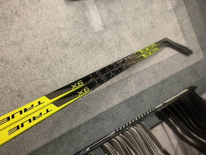 ONE NEW True Catalyst 9x JOHANSEN Pro Stock Hockey Sticks