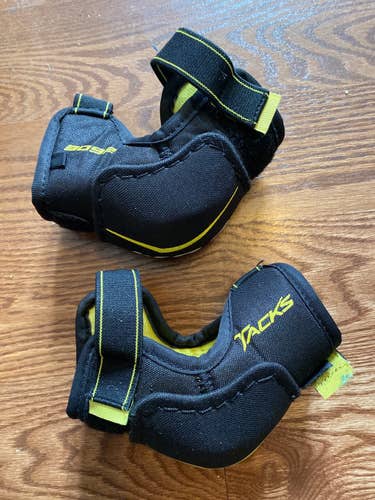CCM Tacks 3092 Elbow Pads - Youth Large used