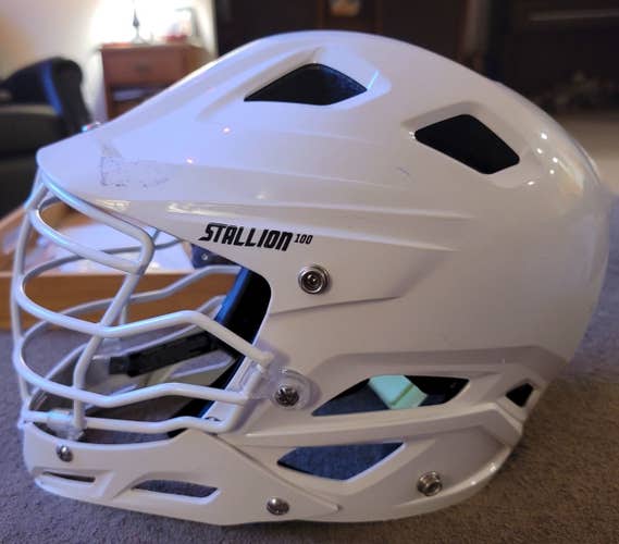 Used Youth Schutt Stallion 100 Helmet