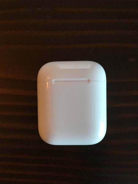 Apple AirPods, used but very clean