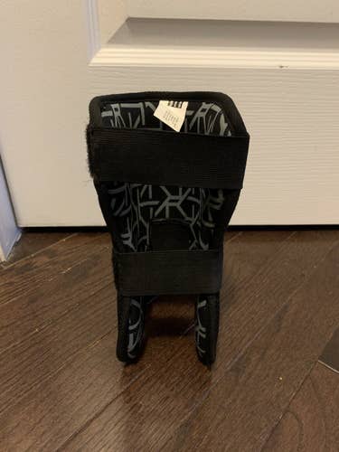 Used Senior Nike Shin Guards
