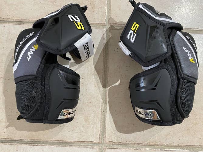 Used Medium Bauer  Supreme 2S Elbow Pads