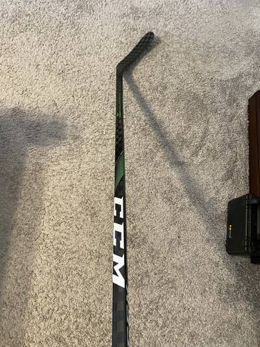 CCM Trigger 4 Pro Stock RH Stick
