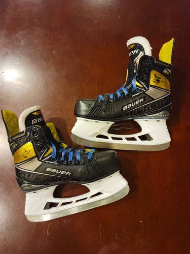 Bauer Supreme 3s skate size 3 like new