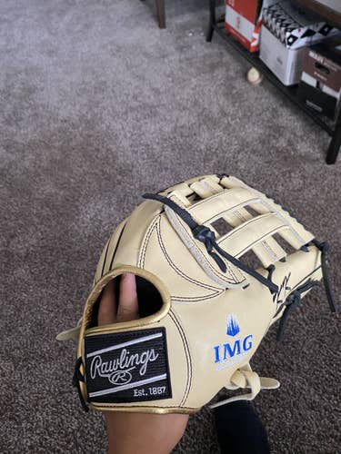 IMG Academy Rawlings 12 3/4 Outfield Glove