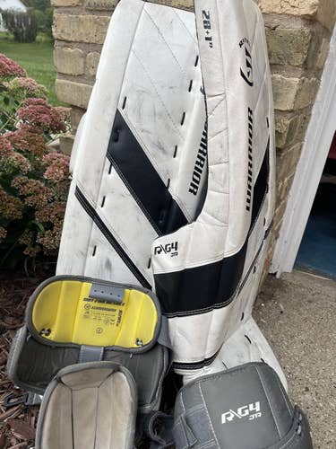 White Junior 28" Warrior Ritual G4 Goalie Leg Pads