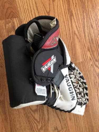 Vaughn hockey goalie glove