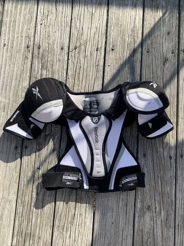 Rebook Kineticfit Shoulder pads