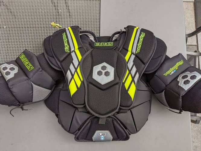 Vaughn Velocity VE8 Junior M/L Goalie Chest Protector