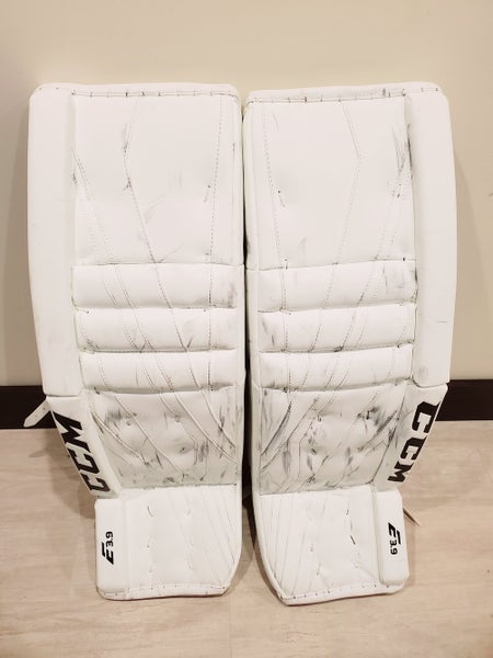 White 35"+2 CCM 3.9 Goalie Leg Pads