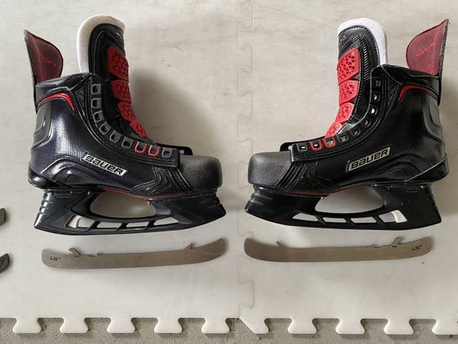 NEW CUSTOMIZED Junior New Bauer Vapor 1X LE BLACKOUT EDITION Hockey Skates Regular Width Size 5