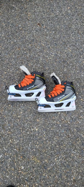 Junior Used CCM Tacks 9060 Hockey Goalie Skates Regular Width Size 1.5