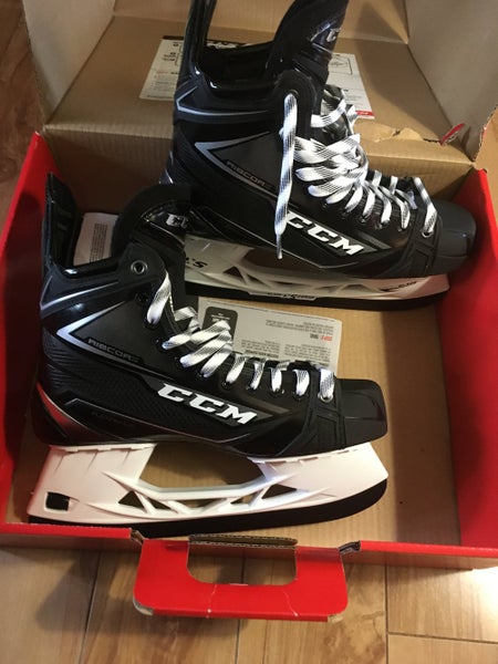Senior New CCM Ribcor 80K Hockey Skates Extra Wide Width Size 9