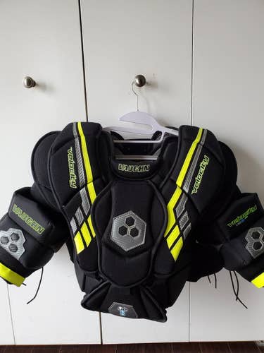 Junior Used Small/Medium Vaughn Velocity V8 Goalie Chest with neck guard Protector