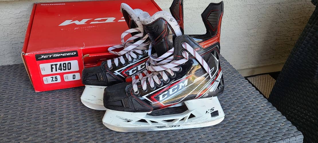 Senior Used CCM JetSpeed FT490 Hockey Skates Regular Width Size 7.5