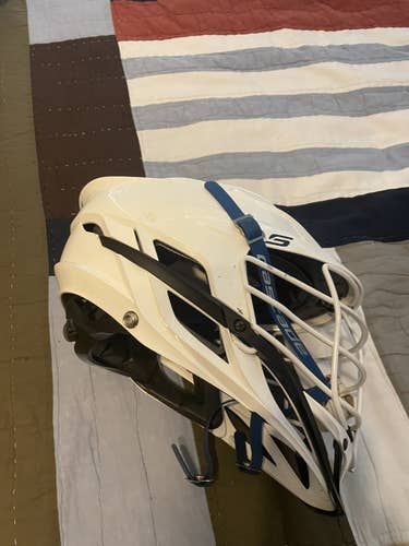 White Adult Player's Cascade S Helmet