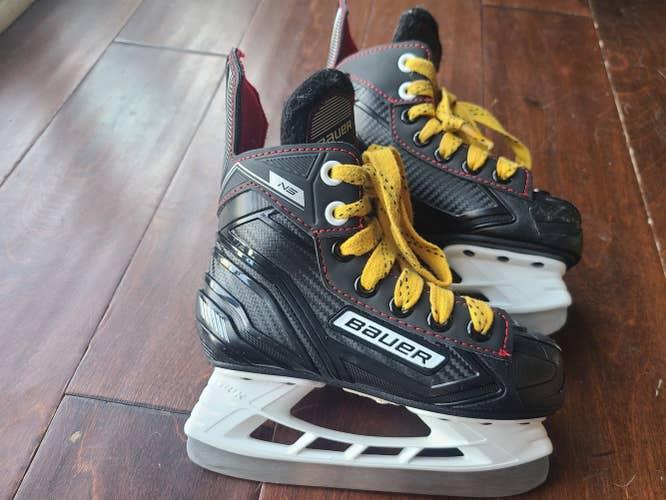 Youth Bauer Ns Hockey Skates Size Y10