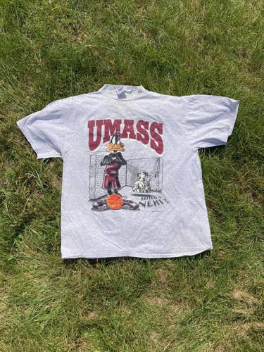 Vintage UMass and Looney Tunes t XL