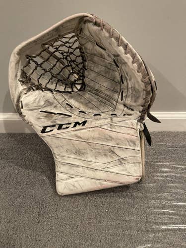White Used Regular CCM  E3.9 Goalie Glove