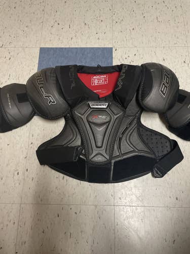 Used Large Bauer  Vapor X900 Shoulder Pads