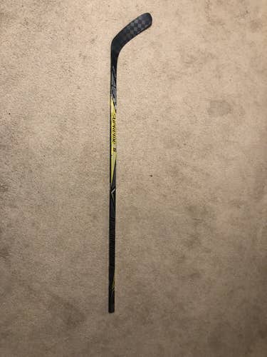 Senior Right Handed  Supreme 1S Hockey Stick