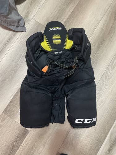 Black Senior Medium CCM  Super Tacks Hockey Pants