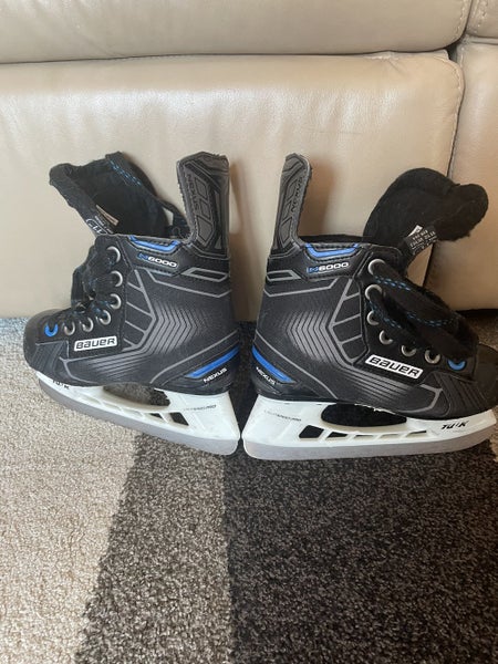 Youth Bauer Regular Width Size 11 Nexus 6000 Hockey Skates
