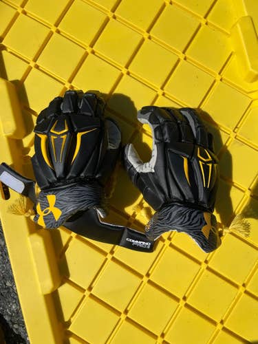 Black Team Issued Towson Lacrosse Used Under Armour Command Pro 2 Gloves 13"