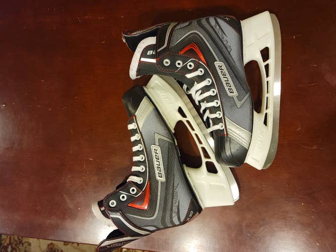 Senior Used Bauer Vapor x30 Hockey Skates Regular Width Size 8