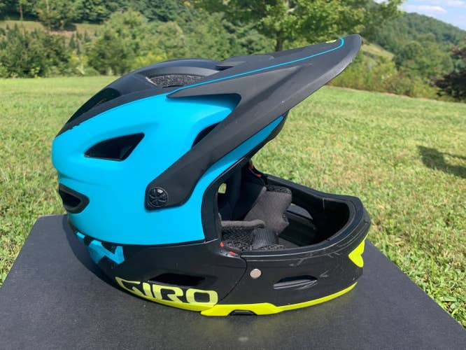 GIRO Switchblade MIPS Helmet Small 51-55cm, Adjustable, with Removable Chinguard