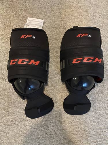 New CCM KP1.9 Knee Guards