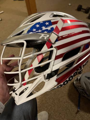 Silver Adult Player's Cascade R Helmet