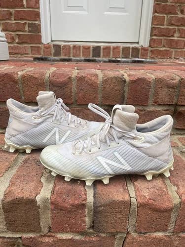 White Used Men's Adult Size Men's 10.5 (W 11.5) New Balance Freeze