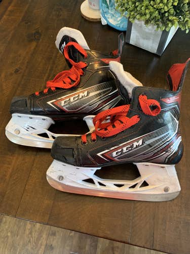 Junior Used CCM JetSpeed FT460 Hockey Skates Regular Width Size 4