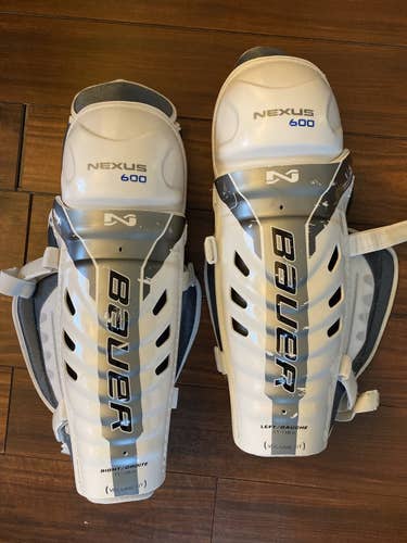 Senior Bauer Nexus 600 Shin Pads